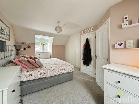4 bedroom Semi-detached house for sale in Thistle Way, Witham St Hughs, LN6