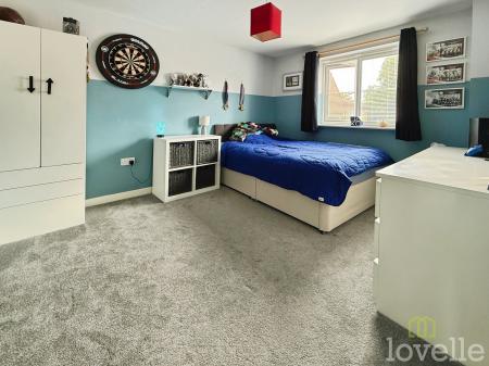 4 bedroom Semi-detached house for sale in Thistle Way, Witham St Hughs, LN6