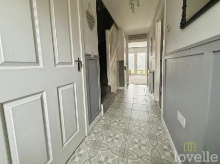 4 bedroom Semi-detached house for sale in Thistle Way, Witham St Hughs, LN6