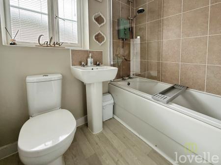 4 bedroom Semi-detached house for sale in Thistle Way, Witham St Hughs, LN6