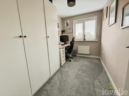 4 bedroom Semi-detached house for sale in Thistle Way, Witham St Hughs, LN6