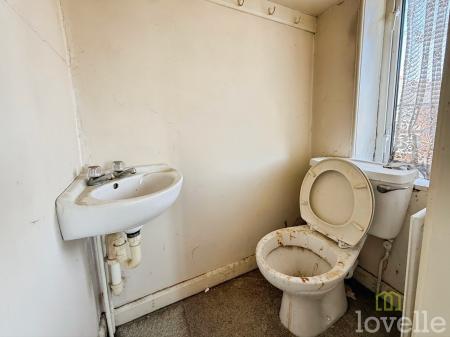 3 bedroom Semi-detached house for sale in Bell Grove, Lincoln, LN6