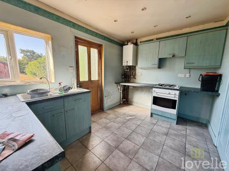 3 bedroom Semi-detached house for sale in Bell Grove, Lincoln, LN6