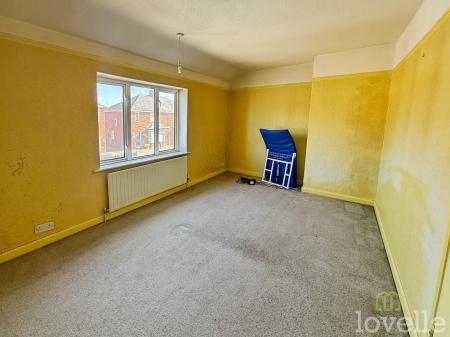 3 bedroom Semi-detached house for sale in Bell Grove, Lincoln, LN6