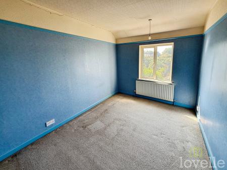 3 bedroom Semi-detached house for sale in Bell Grove, Lincoln, LN6