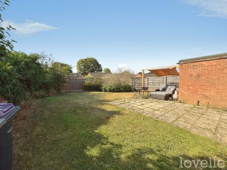 2 bedroom Detached bungalow to let in Regents Park Close, North Hykeham, LN6