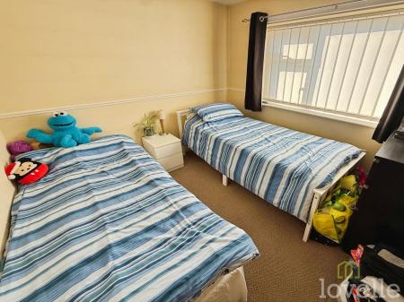 2 bedroom Detached bungalow to let in Regents Park Close, North Hykeham, LN6