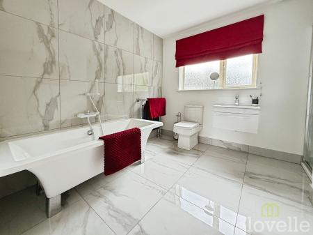 4 bedroom Detached house for sale in Ascot Way, North Hykeham, LN6
