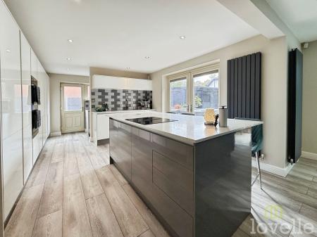 4 bedroom Detached house for sale in Ascot Way, North Hykeham, LN6