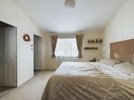2 bedroom Park home for sale in Newark Road, Aubourn, LN5