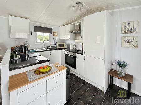 2 bedroom Park home for sale in Newark Road, Aubourn, LN5