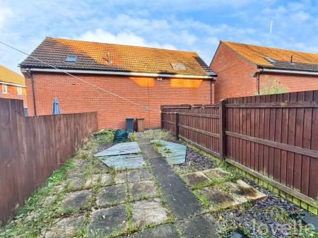 4 bedroom Terraced House for sale in Carnoustie Drive, Lincoln, LN6