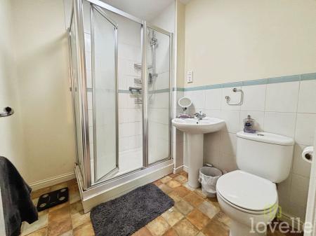 4 bedroom Terraced House for sale in Carnoustie Drive, Lincoln, LN6