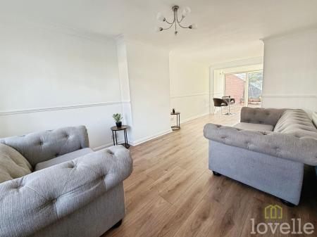 3 bedroom Semi-detached house for sale in Chestnut Road, North Hykeham, LN6