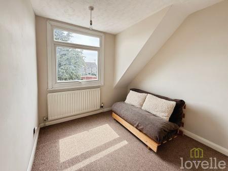 3 bedroom Semi-detached house for sale in Chestnut Road, North Hykeham, LN6