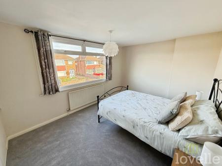 3 bedroom Semi-detached house for sale in Chestnut Road, North Hykeham, LN6