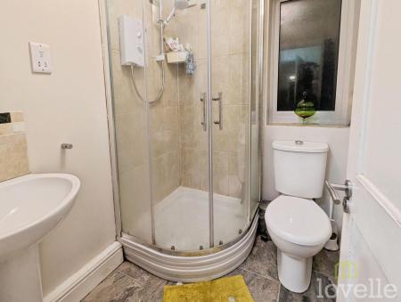 5 bedroom Semi-detached house for sale in De Wint Avenue, Lincoln, LN6