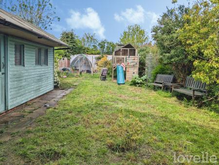 5 bedroom Semi-detached house for sale in De Wint Avenue, Lincoln, LN6