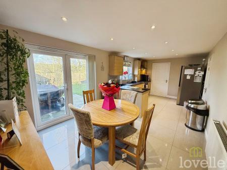 5 bedroom Detached house for sale in Furnace Close, North Hykeham, LN6
