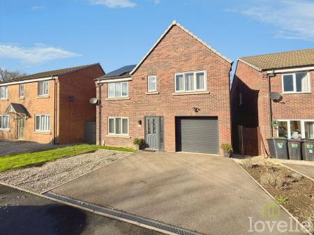 5 bedroom Detached house for sale in Furnace Close, North Hykeham, LN6
