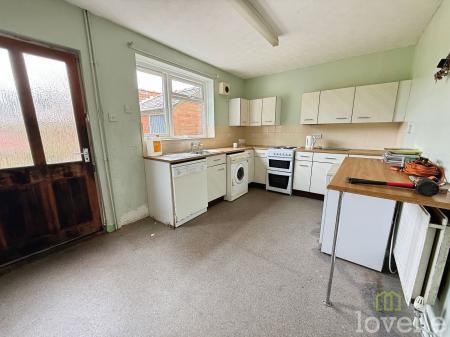 2 bedroom Semi-detached house for sale in Eagle Lane, Thorpe-On-The-Hill, LN6