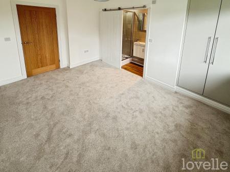 3 bedroom Detached bungalow for sale in Hollywell Road, Lincoln, LN5