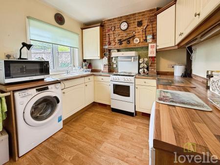 3 bedroom Semi-detached house for sale in Lincoln Road, North Hykeham, LN6