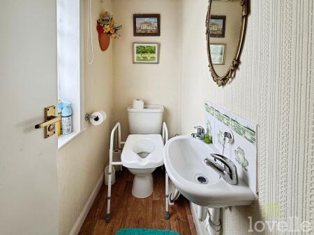 3 bedroom Semi-detached house for sale in Lincoln Road, North Hykeham, LN6