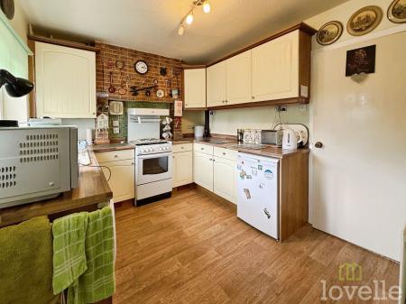 3 bedroom Semi-detached house for sale in Lincoln Road, North Hykeham, LN6