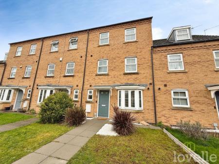 4 bedroom Terraced House for sale in Greenfinch Crescent, Witham St. Hughs, LN6