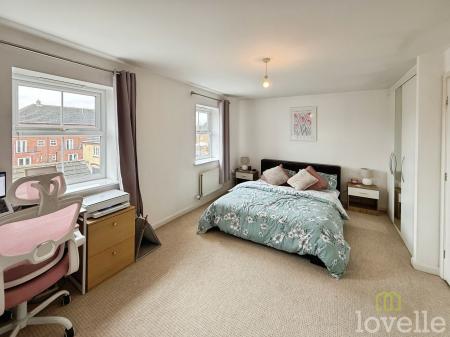 4 bedroom Terraced House for sale in Greenfinch Crescent, Witham St. Hughs, LN6