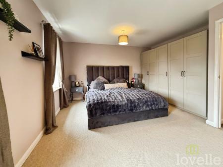 4 bedroom Terraced House for sale in Greenfinch Crescent, Witham St. Hughs, LN6