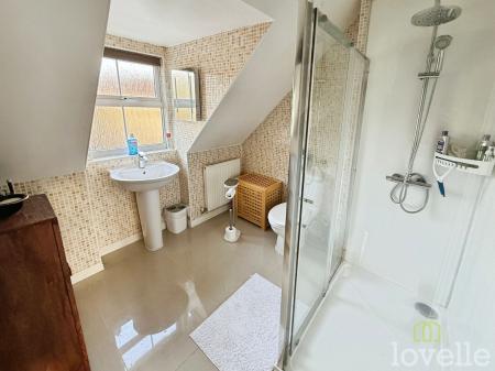 4 bedroom End of terrace house for sale in Squirrel Chase, Witham St. Hughs, LN6