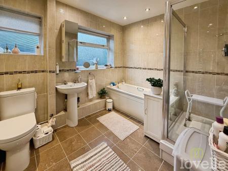 3 bedroom Detached house for sale in Station Road, Waddington, LN5