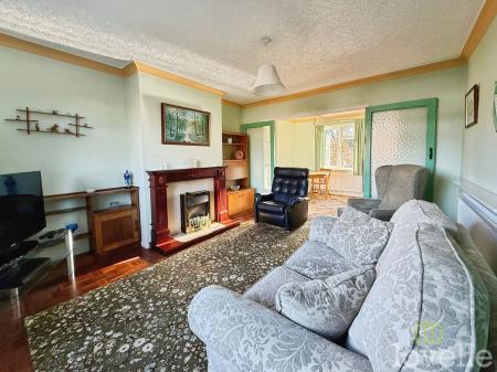 3 bedroom Semi-detached house for sale in St. Margarets Gardens, Lincoln, LN6