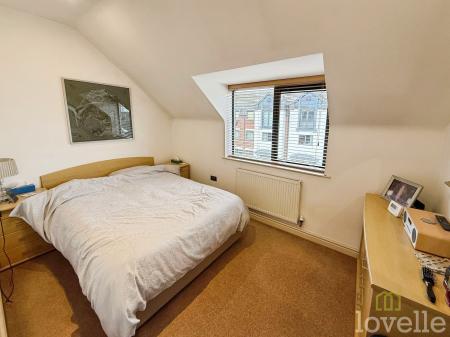 3 bedroom Flat for sale in Lincoln Road, North Hykeham, LN6