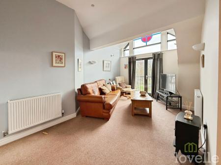 3 bedroom Flat for sale in Lincoln Road, North Hykeham, LN6