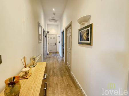 3 bedroom Flat for sale in Lincoln Road, North Hykeham, LN6