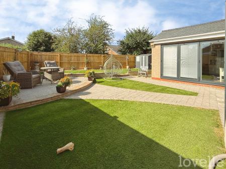 4 bedroom Detached house for sale in Glenbank Close, Lincoln, LN6