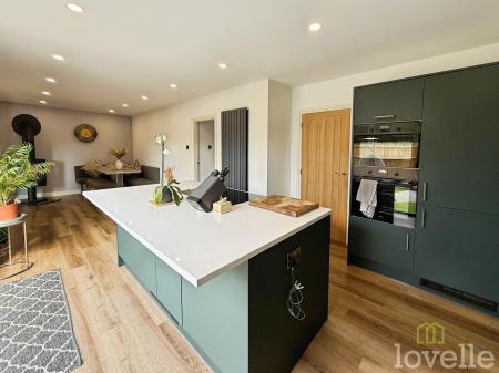 4 bedroom Detached house for sale in Glenbank Close, Lincoln, LN6