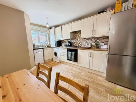 3 bedroom End of terrace house for sale in Pinewood Crescent, Lincoln, LN6