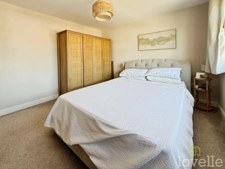 3 bedroom Semi-detached house for sale in Dore Avenue, North Hykeham, LN6