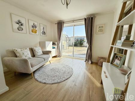 3 bedroom Semi-detached house for sale in Dore Avenue, North Hykeham, LN6