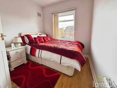 3 bedroom Semi-detached house for sale in Hainton Road, Lincoln, LN6
