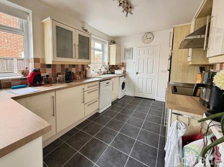 3 bedroom Semi-detached house for sale in Hainton Road, Lincoln, LN6