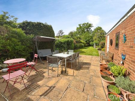 3 bedroom Semi-detached house for sale in Hainton Road, Lincoln, LN6