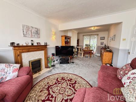 3 bedroom Semi-detached house for sale in Hainton Road, Lincoln, LN6