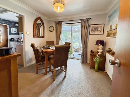 2 bedroom Detached bungalow for sale in Hadleigh Drive, Lincoln, LN6