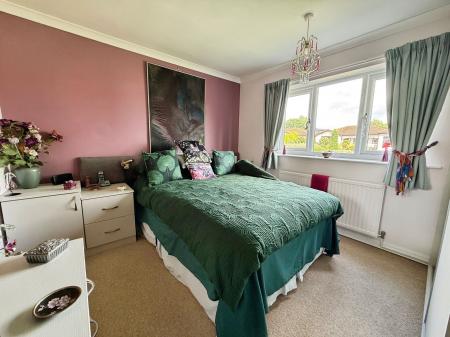 2 bedroom Detached bungalow for sale in Hadleigh Drive, Lincoln, LN6
