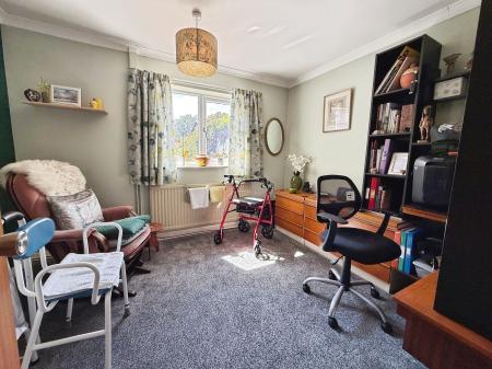 2 bedroom Detached bungalow for sale in Hadleigh Drive, Lincoln, LN6